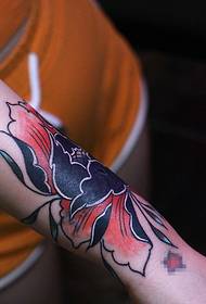 arm Color lotus tattoo tattoo is very beautiful
