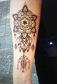 рука мода красиві татуювання хною візерунок
