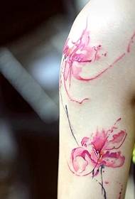 προσωπικότητα κορίτσι ανθοδέσμη μοτίβο τατουάζ λουλουδιών