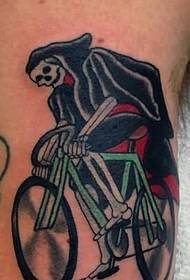 симпатична скелет велосипедист слика за тетоважа на раката