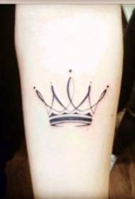 Корона татуировка илюстрация благородна и елегантна корона татуировка модел