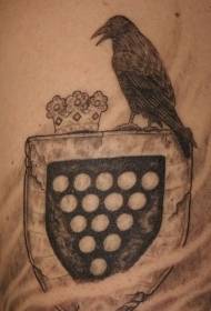 Raven en Crown Shield Tattoo Patroon