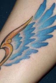Красив цветен модел крила татуировка