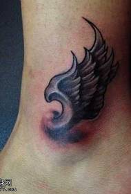 Uzorak tetovaže krila nogu