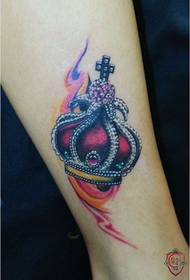 Tianjin Baozhen Tattoo Shop tatellano ea Mesebetsi ea tattoo: Moetso oa tattoo ea Crown