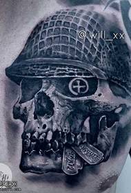 Krūškurvja Otrā pasaules kara tetovējums