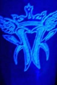 Padrão de tatuagem fluorescente de asas de coroa