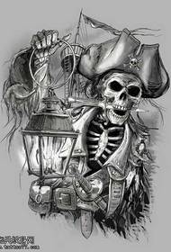Manuscrito patrón de tatuaxe de cráneo pirata occidental