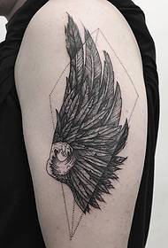 Uzorak tetovaže velikih ruku krila