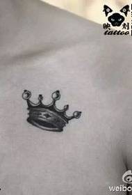 Простий візерунок татуювання корони