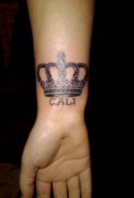 Wrist crown and English tattoo pattern