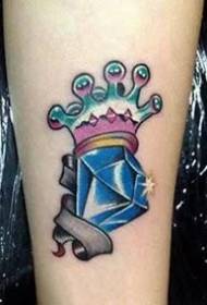Crown Diamond Lytse Tattoo: Lytse kleurtatoo mei diamant en kroan