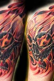 Super europski i američki uzorak za tetoviranje plamena u obliku lubanje