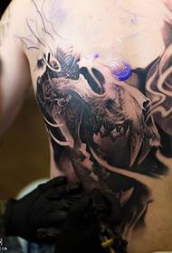 Mehanička tetovaža tetovaže na leđima