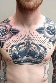 Brust Mode Atmosphäre Krone Tattoo Muster