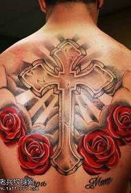 Retour beau motif de tatouage croix rose