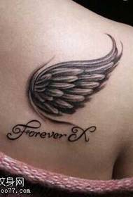Motif de tatouage des ailes arrière