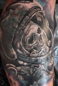 Padrão de tatuagem de caveira de astronautas em preto e branco de pernas Europa e América