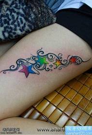 Gražiai atrodantis vynuogių penkiakampė žvaigždės tatuiruotės modelis