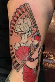 Tattoo fan, a paro of Iaponica style in fan tattoo designs