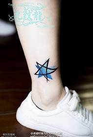 Ακουαρέλα πεντάκτινο τατουάζ αστέρι στον αστράγαλο
