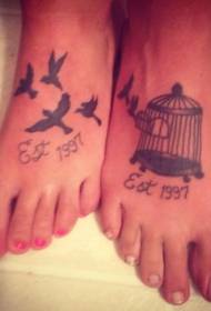 Kis barátság madár tetoválások a lábakban és a ketrecekben