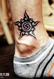 Patrón de tatuaxe de tótem de cinco estrelas