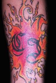 Színes lángok és levél tetoválás minta