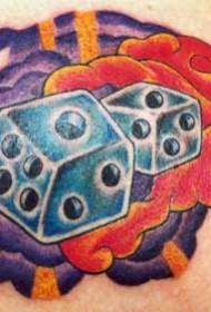 Pola tato dengan warna cerah kalajengking dan nyala api