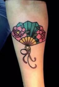 Beautiful and beautiful 9 fan tattoo designs