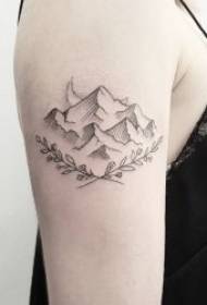 Tattoo zwarte eenvoudige en creatieve heuveltop tattoo patroon