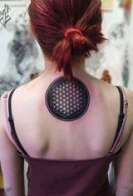 Meisje terug zwart grijs schets geometrisch element creatief patroon tattoo foto