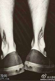 Крила тетоважа на глежњу