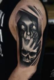 Kaukės tema iš siaubo tatuiruotės paveikslėlių