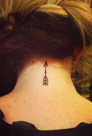 Cuello pequeño fresco pequeño flecha personalidad tatuaje patrón