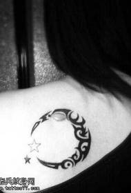 Patrón de tatuaxe tótem de lúa fresca traseira