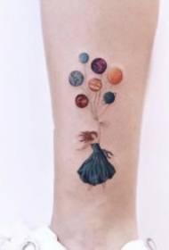 9 pequenas tatuagens criativas e bonitas em estilo minimalista