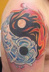 Penghargaan pola tato pada gaya tema Yin dan Yang