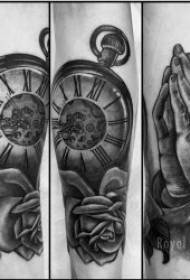 Klok tatoeëermerk met horlosiebewustheid
