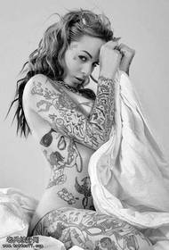 Patrón de tatuaxe de muller sexy