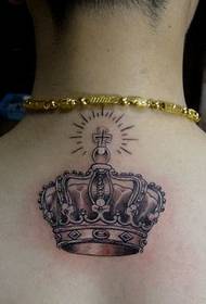 背部好看精美的皇冠纹身图案