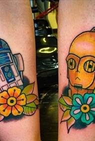 Viçi pikturuar maskën e artë dhe modelin e tatuazheve të luleve të robotëve