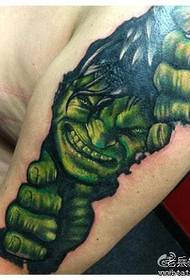 Qabow, caadi ah, naqshad tattoo ah Hulk