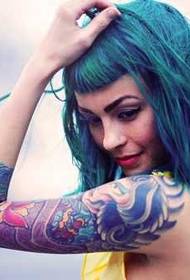 Βραχίονα ξένου ομορφιάς μοτίβο τατουάζ