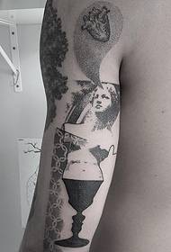 Шема на тетоважа на Венера на срцето