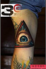 Во внатрешноста на раката, европска и американска 3D боја Бога шема на тетоважа за очи