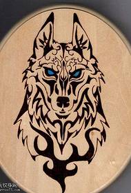 modèle de tatouage loup fantôme manuscrit