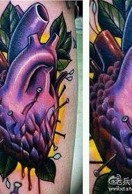 Vrlo cool uzorak tetovaža srca
