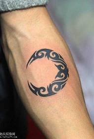 I-Arm Moon Totem Tattoo iphethini