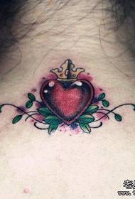 Patrón de tatuaxe de amor e coroa exquisita popular